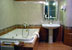 Conde de Villanueva. Baño de habitación.