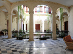 Palacio Ofarrill, Salas de estar.