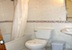 Hostal La Habanera - baños privado de la habitación
