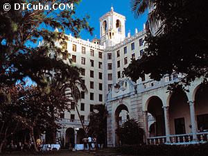 Hotel Nacional de Cuba. Vista desde los jardines.